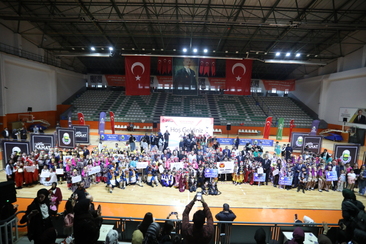 Altın Adımlar Halk Dansları Yarışması Coşkusu İnegöl’de Zirveye Taşındı