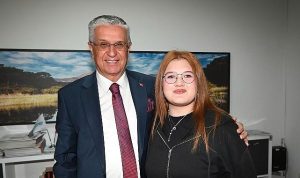 Anıtkabir Ziyaretinden Başak Köylüoğlu’nun Hediye Anısı: Eğitime Destek ve Umut Dolu Bir Bağış Hikayesi