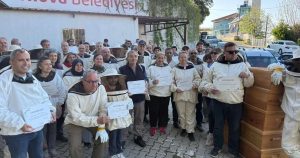 Bal Arıcılığında 10. Yıl Coşkusu: Bornova Belediyesi Arıcılık Kursu 56 Saatlik Yoğun Programla Tamamlandı