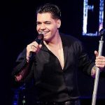 Bir Karanfil İçin Telefonla Gelen İstek: Emir Can İğrek’in Ankara ve Kocaeli Konserinde Sürpriz Anlar
