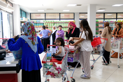 Bornova’da Dayanışma Gelir mi? Kent Market 100 Krediyle Destekleri Devam Ettiriyor