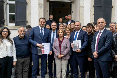 Bornova'da Dijital Dönüşüm ve Halkla Buluşma: CHP’nin Sahaya İnişiyle Yeni Program