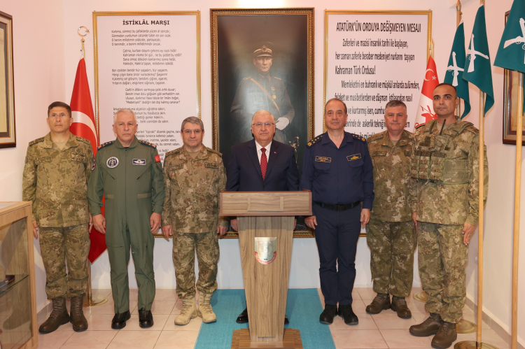 Çelik Yüreklere Selam: Yaşar Güler’in Hudut Ziyareti ile Mehmetçiklerin Bayramı Birlikte Yaşandı