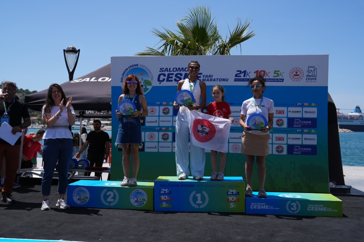 Çeşme’de Spor Tutkunları İçin İlham Verici Bir Gün: Salomon Çeşme Yarı Maratonu Başarıyla Tamamlandı