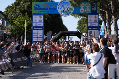 Çeşme’de Spor Tutkunları İçin İlham Verici Bir Gün: Salomon Çeşme Yarı Maratonu Başarıyla Tamamlandı