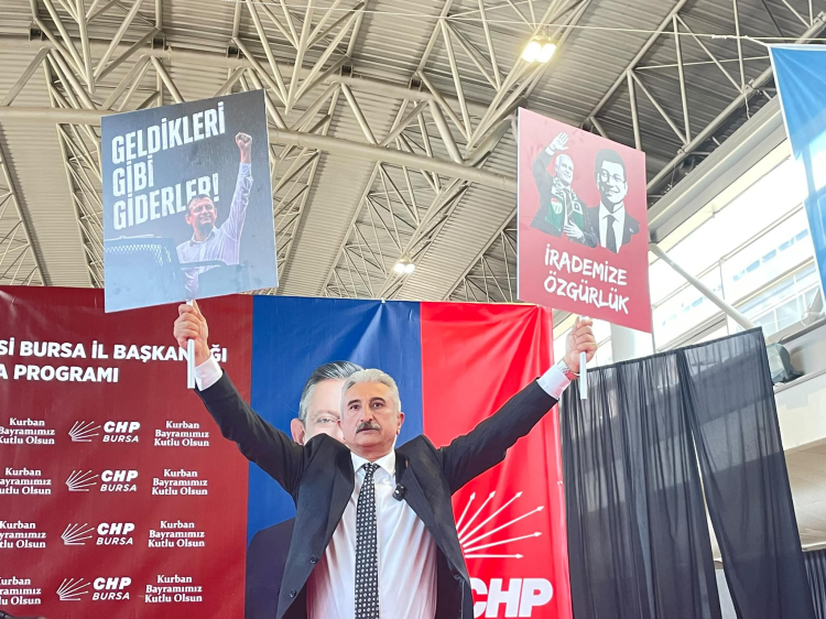 CHP Bursa Bayramlaşması Gergin Anlar ve Değişim Mesajı: Yeni Dönem Vurgusu