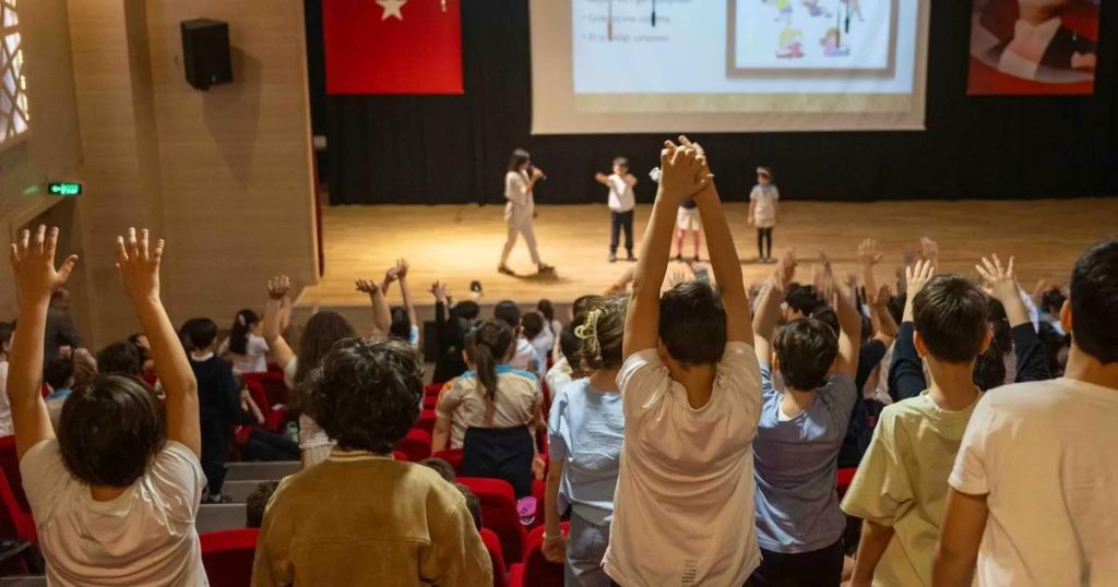 Çocuklara Sağlık Bilinciyle Büyüyen Bir Nesil: Bornova’da Uygulamalı Öğrenmeyle Sağlık Eğitimi