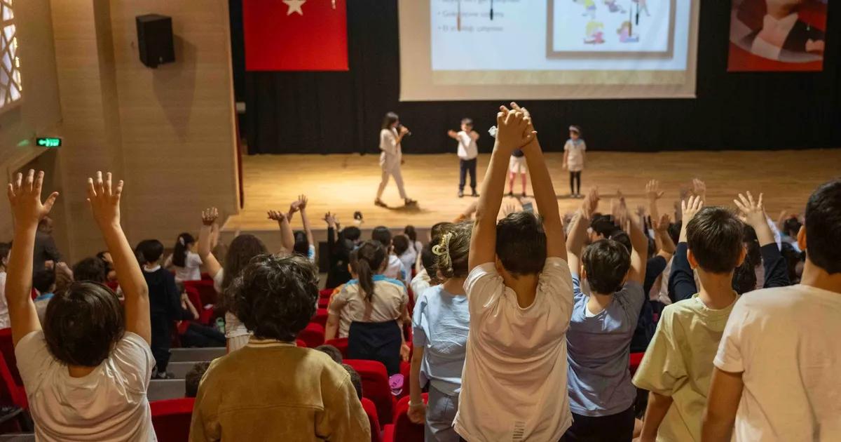 Çocuklara Sağlık Bilinciyle Büyüyen Bir Nesil: Bornova’da Uygulamalı Öğrenmeyle Sağlık Eğitimi