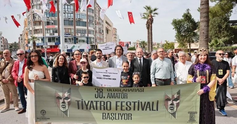 Denizli’de Uluslararası Tiyatro Coşkusu Başladı: 28 Grup Sokaklarda ve Sahnelere Taşınıyor