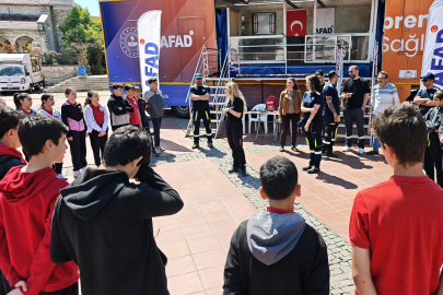 Deprem Hazır Olma Şampiyonu: İzmir Aliağa’da Gerçek Zamanlı Bilinçlendirme Turu