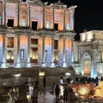 Efes Gece Müzeciliği Turlarıyla Gençler İzmir’i Keşfediyor: 2025 Yazında 4 Gece, 4 Tarih