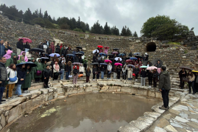 Efes Selçuk’un İlham Veren Kent Olarak 8600 Yıllık Gezinti: Öğrencilerle Tarihi Bir Sunum ve Deneyim