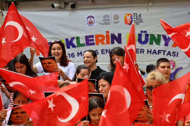 Engelsiz Yaşam İçin Ritmiyle Özgürleşen Gençler ve Aileleri Türkiye’ye Örnek Oluyor