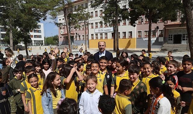 Geleceğe Umut Taşıyan Ziyaret: Başkan Altay, Meram Selçuk İlkokulu’nda Enerji Dolu Anlar Yaşattı