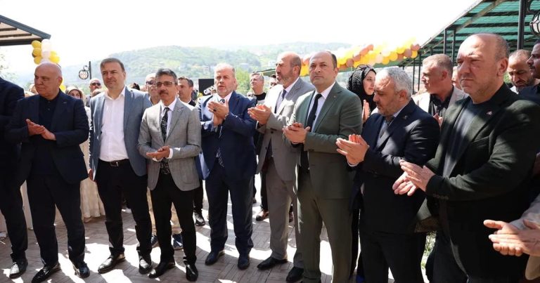 Geyve’de Yeni Bir Sosyal Buluşma Noktası: Nehir Cafe Kahve Evim Açılışı Büyük İlgi Gördü