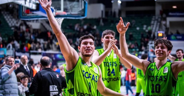 Güç Birliğiyle Zirveye Koşuyoruz: TOFAŞ ile Petkimspor Karşılaşması Heyecan Dıkanıyor