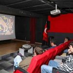 Işığın İzinde: Bağımsız Sinemanın Ahenkli Atemiyle Buca’da Nefeslenen Filmler