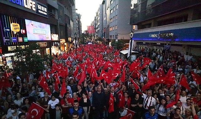 Işığın İzinde: Cumhuriyetin Gençliğine Doğru Yürüyen Kortejlerin Öyküsü