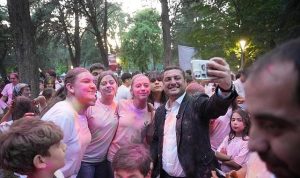 Işığın İzinde Gençliğin Coşkusu: 19 Mayıs’ın Torbalı’daki Ateşi ve Anıların Dalgası