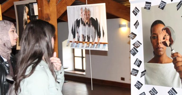 Işık Katmanları: Hatıraların Çok Katmanlı Yolculuğu ve Kadınların Fotoğrafla Diliyle Anlatılan Yaşamlar