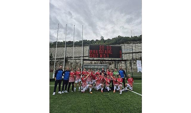 İzmir Ruhuyla Türk Sporu Zirveye Taşınıyor: Yıldız Kızlar Türkiye Şampiyonu