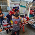 İzmir Tiklerinin İçinden Geçen Kahredici Anlar: Dumlupınar’da Bina Boşluğuna Düşen Yaşlı Adam Kurtarıldı