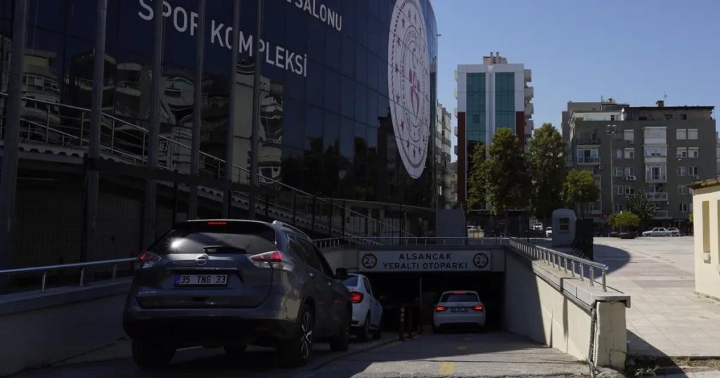 İzmir’de Elektrikli Araçlar İçin Büyük Otomatik Uygulama: Yüzde 50 İndirimli Park Avantajı ve Ücretsiz Otopark Hizmetleriyle Şehir Sürdürülebilirliğe Koşuyor