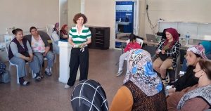 İzmir’de Kadın Sağlığı İçin 30 İlçede Yoğun Eğitim Yaklaşımları: 2025-2027 Hedefleriyle Kapsamlı Seminerler
