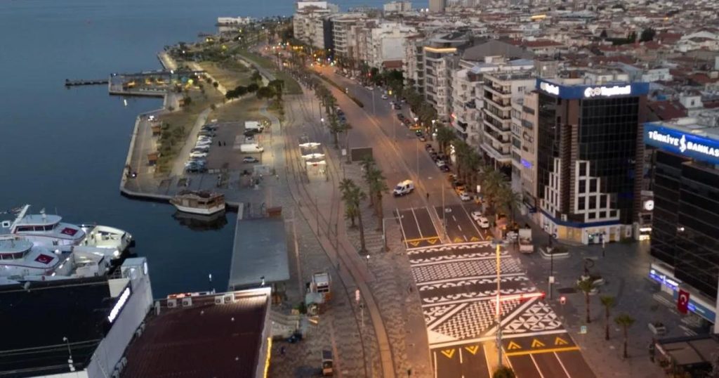 Izmir’de Yaya Platformu: Şehrin Kalbinden Gelen Güvenli Geçiş