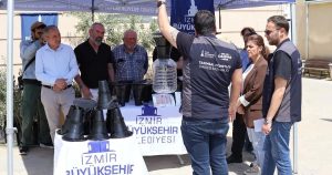 İzmir’de Zirai Zafer: Kahverengi Kokarca Böceğine Karşı Feromon Tuzağıyla Başlatılan Büyük Mücadele ve Geleceğin Sürdürülebilir Üretimi