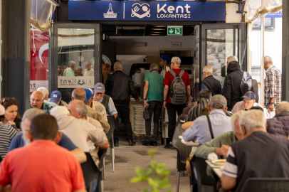 İzmir’in Kent Lokantaları’nda 19 Mayıs coşkusu: Ücretsiz yemekler ve genişleyen hizmet ağlarıyla dayanışma dolu bir gün