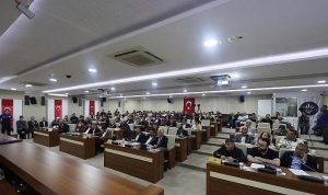 Karabağlar’da Büyüyen Başarı: Mali Disiplin, Yatırımlar ve Kentsel Dönüşümle Şehrin Geleceğini Şekillendiren Belediye Vizyonu