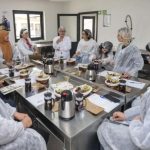 Kırsalda Kadın Emeğiyle Yükselen Atölye: Bitki Çayı Demleme ile Coğrafi İşaretli Kan Portakalı Şöleni