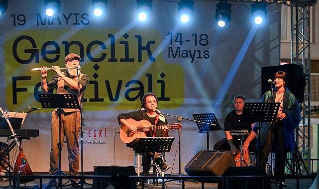 Küçükpark’ın Nabzı: Gençlik ve Dayanışmanın Renkli Ritmiyle Yükselen Bornova