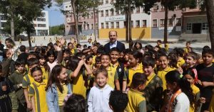 Meram Selçuk İlkokulu’nda Sıcak Görüşme: Altay’dan Öğrencilere Hızlı ve Samimi Minik Sohbetler