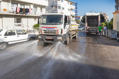 Narlıdere’de Temizlik ve Bakım Seferberliği: Tertemiz Narlıdere İçin Gün Boyu Çalışmalar