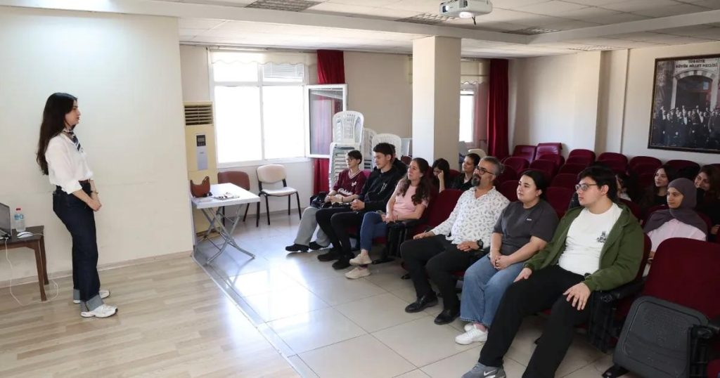 Sınav Kaygısını Aşan Gençler: LGS ve YKS Öncesi Başarıya Odaklı Seminerle Psikolojik Güç Kazanımı
