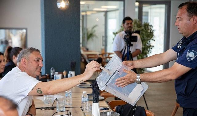 Yarımada’nın Gücü Yeniden Birleşti: Başkan Günay’ın Tek Sesle Seçildiği Olağan Mayıs Meclisi ve Burs Desteklerinin Devamı