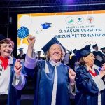 Yaşlılar İçin Bir Üniversite: 3. Yaş Üniversitesi Mezuniyet Töreniyle Başarıya Yolculuk Tekrar Başladı