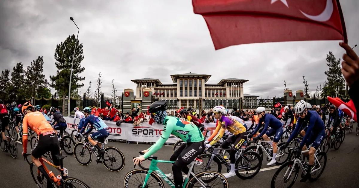 Yolun Zirvesine Ulaş: Cumhurbaşkanlığı Türkiye Bisiklet Turu 2024’in Zaferlerle Dolu Anları