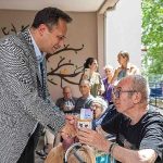 Babalar Günü’nde Huzurevi Ziyareti: Nesiller Arası Sevgi ve Dayanışmanın Işığında Bornova’da Umut Dolu Anlar