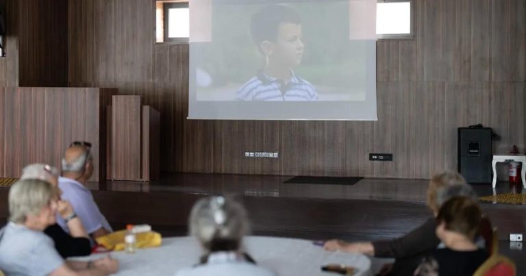 Babaların Gününde Zübeyde Hanım Huzurevi’nde Duygusal ve Neşeli Anlar: Çocuklar ve Torunlar için Babalık Meselesi