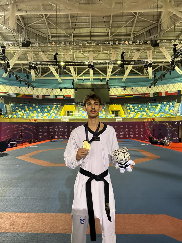 Başarıya Koşan Taekwondo Yıldızları: Uluslararası Arenada İki Madalya İçin Gövde Gösterisi