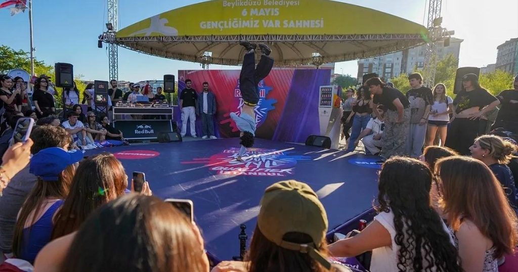 Beylikdüzü’nde Sokak Dansı Ateşi: Red Bull Dance Your Style Ön Elemesi Şöhret Yolunu Aydınlattı