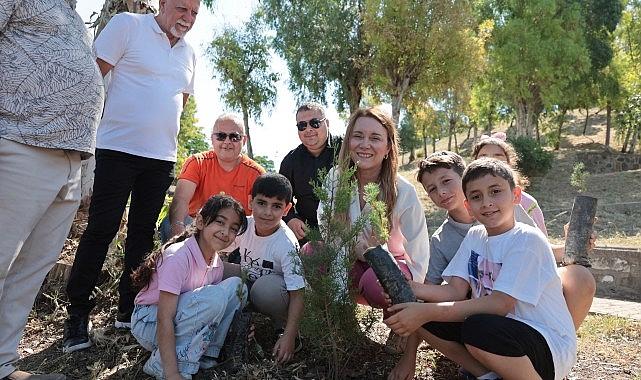 Bir Fidanın Işığında Nesiller: Şehir Yeşerirken Çocuklar ve Umutla Büyüyorlar