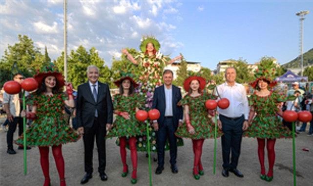 Birlik ve Coşkunun Kirazlı Şenlik: Kemalpaşa Altın Kiraz Kültür ve Sanat Festivali’nde Her Yaş İçin Sıcak Anlar ve Yeni Uğrular