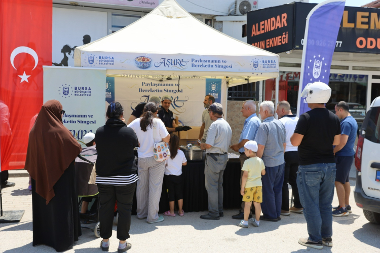 Birlik ve Dayanışmanın Aşureya Buluşması: Şehrin Her Noktasında İkramlar Devam Ediyor
