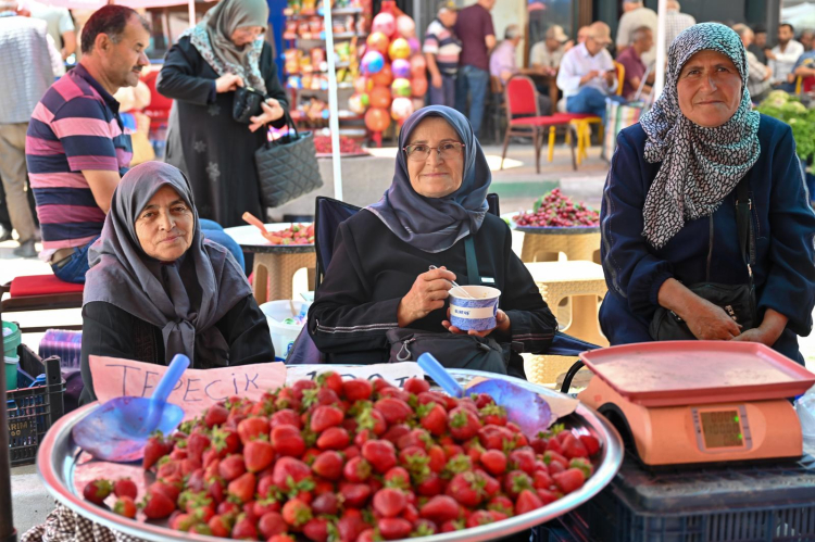 Birlik ve Dayanışmanın Aşureya Buluşması: Şehrin Her Noktasında İkramlar Devam Ediyor