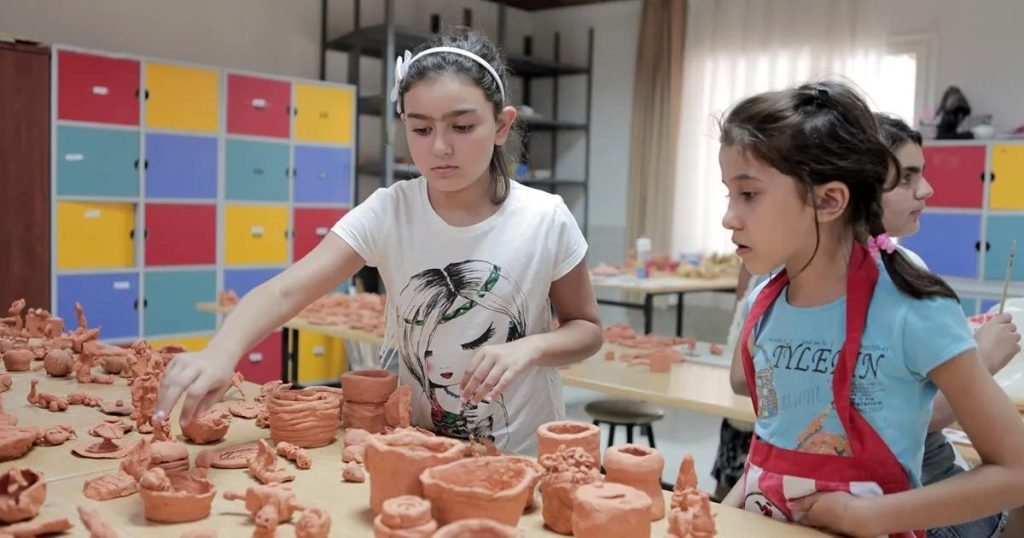 Bornova Yaz Hobi Atölyeleri: Her Yaştan Yurttaş İçin Yazın Sanatla Buluşması Başlıyor