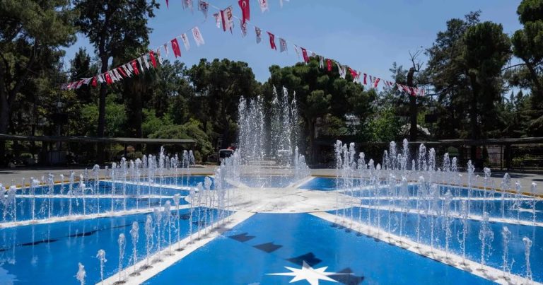 Bornova’nın Büyük Parkı Yenilendi: Kuzey Yıldızı ile Işıldayan Kuru Havuz